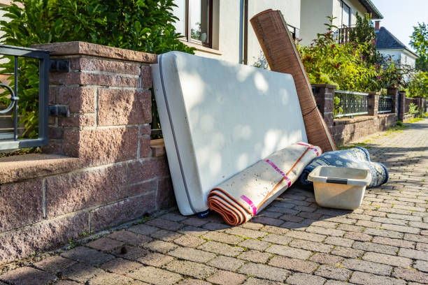Best Yard Waste Removal  in Veedersburg, IN